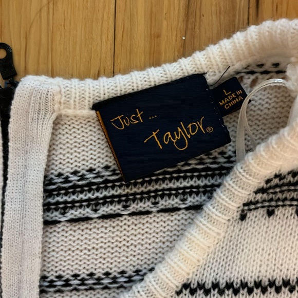 Just Taylor dress. Size large. Small stain near armpit in back. Worn one time - Picture 2 of 4